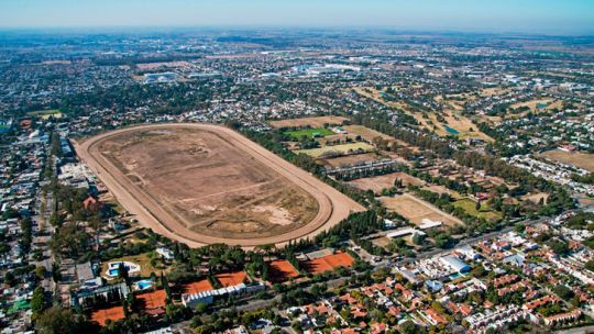 El Hipódromo Córdoba en su momento más crítico: déficit millonario y futuro incierto para el turf