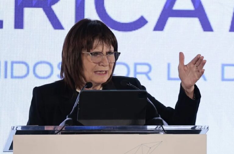 Bullrich pataleó ante el informe de Amnistía Internacional contra el protocolo antipiquetes