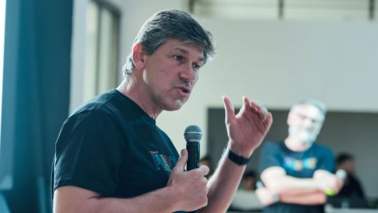 Walter Abrigo: «DeepSeek es la revolución de la IA que democratiza el acceso a esta tecnología»