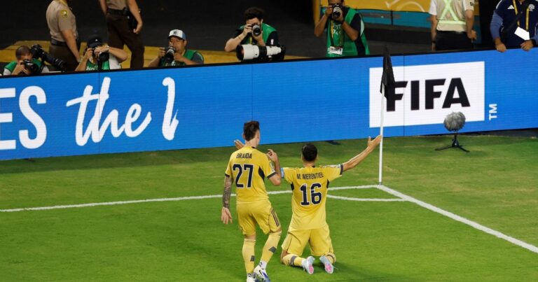 Video: el golazo de Merentiel en el empate de Boca