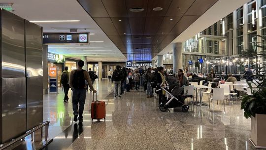 Balanza turística en rojo: las salidas de argentinos al exterior aumentaron 45,8% en mayo