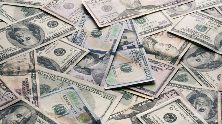 Déficit externo: qué opinan los economistas y cómo puede influir sobre el dólar