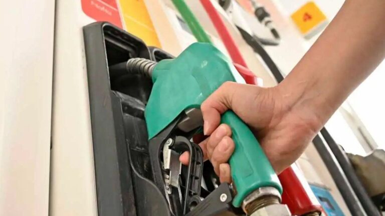 Suben los impuestos a los combustibles: se trasladará su impacto a precios en surtidor