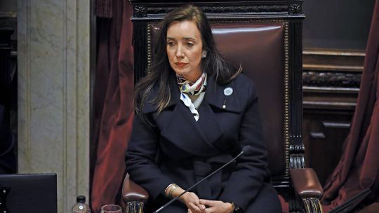 Aislada, Villarruel le pegó duro a Milei: Que ahorre en viajes y en la SIDE