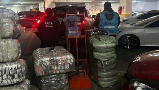 Secuestran mercadería de contrabando valorada en 62 millones de pesos en un garaje Balvanera
