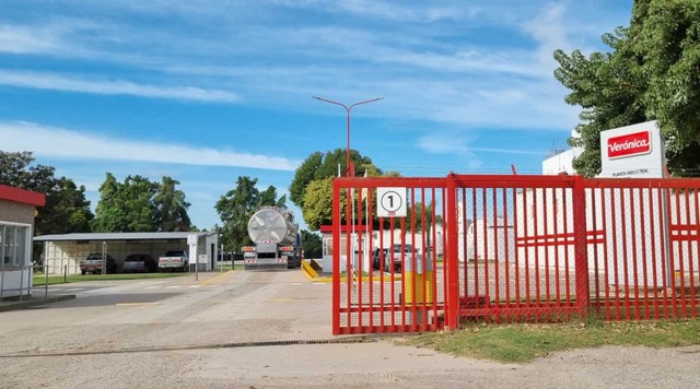 Gigante lácteo en crisis: presentó un plan de despidos, pagos en cuotas y menor producción