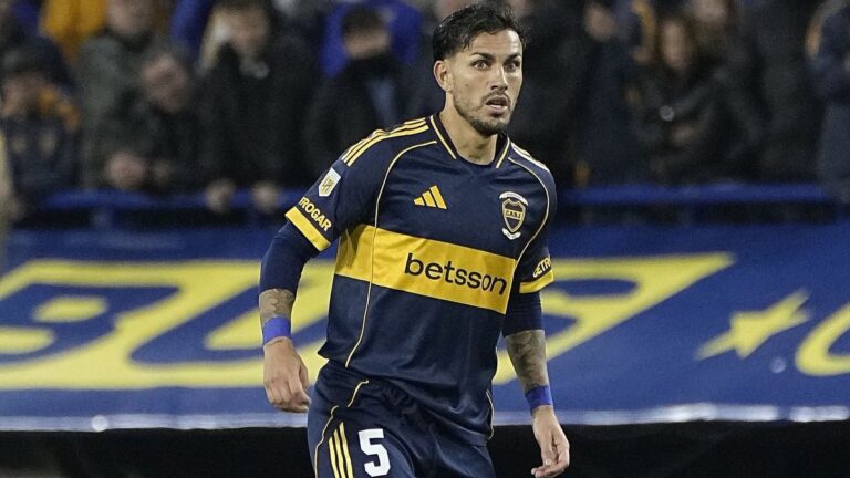 Boca rescató un agónico punto en el regreso con asistencia de Paredes