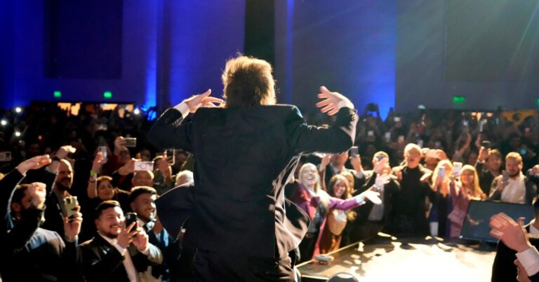 La Derecha Fest: un show de proclamas de odio contra los periodistas y la denuncia de una cronista de Página/12 echada por Casa Militar