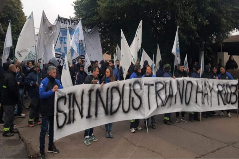 Crisis en Petroquímica Río Tercero: tensión por despidos y temor al cierre