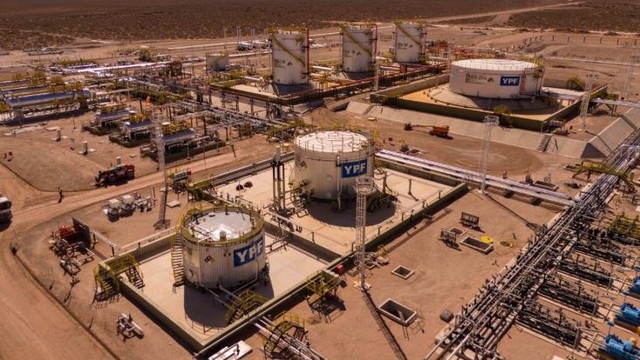 Vaca Muerta: YPF firmó el mayor acuerdo de perforación petrolera de la historia