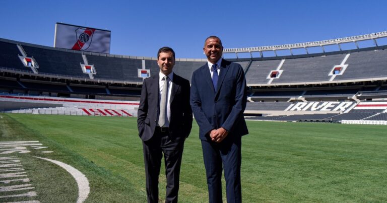 River hizo oficial el arribo de David Trezeguet al club: tendrá un cargo gerencial y será el representante institucional